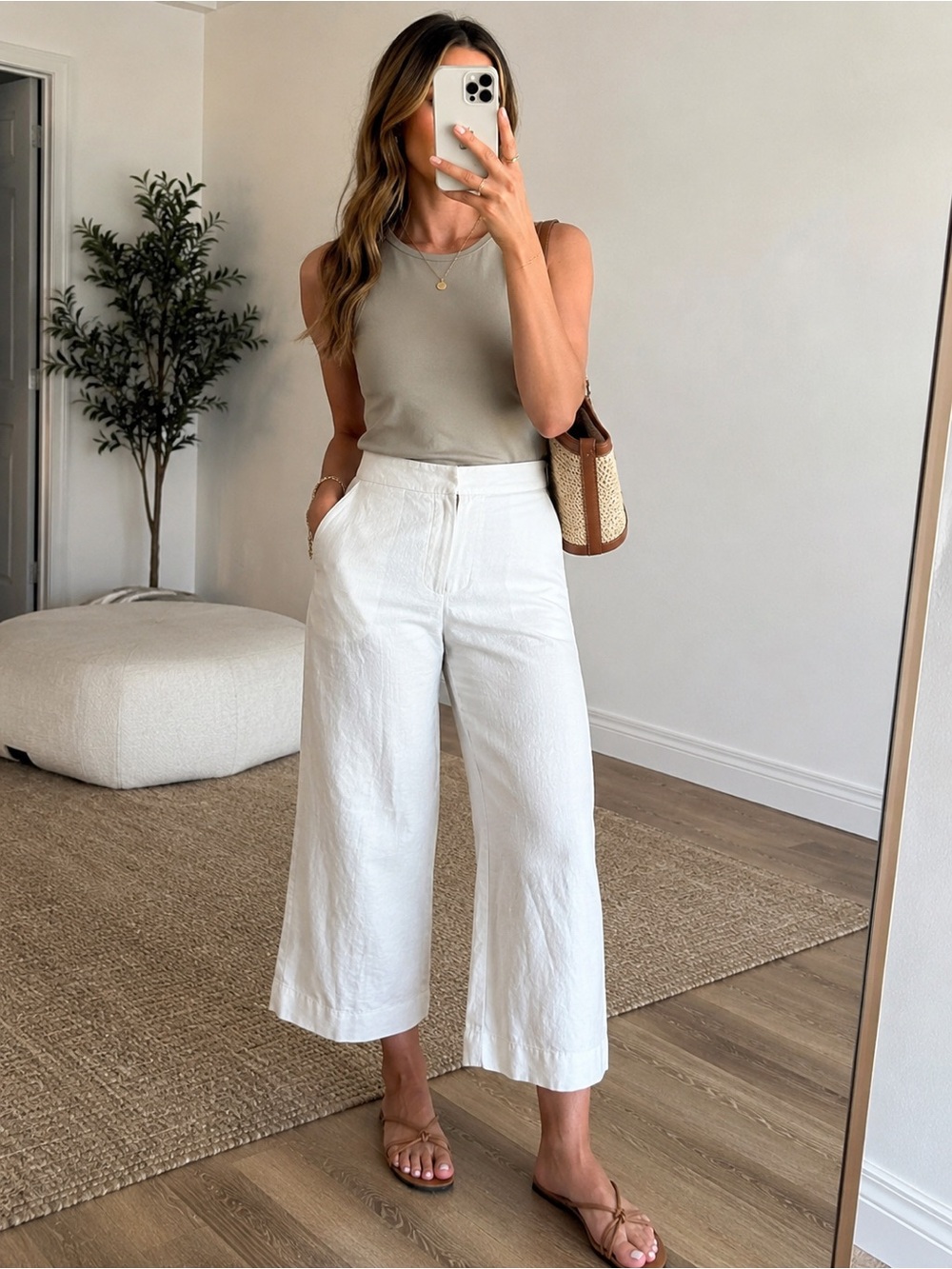 Aritzia Wilfred White Linen Blend Cropped Wide Leg Pants – Size 8